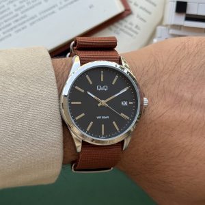 ساعت مچی مردانه Q&Q مدل A484A با طراحی مینیمال