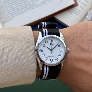 ساعت مچی مردانه Q&Q مدل C58A با بند پارچه‌ای