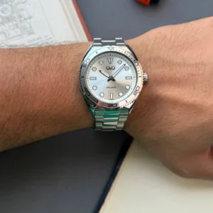 ساعت مچی مردانه کیو اند کیو رفرنس Q09C-002PY