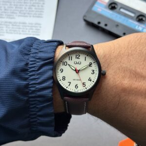 ساعت مچی مردانه کیو اند کیو مدل Q76B-004PY